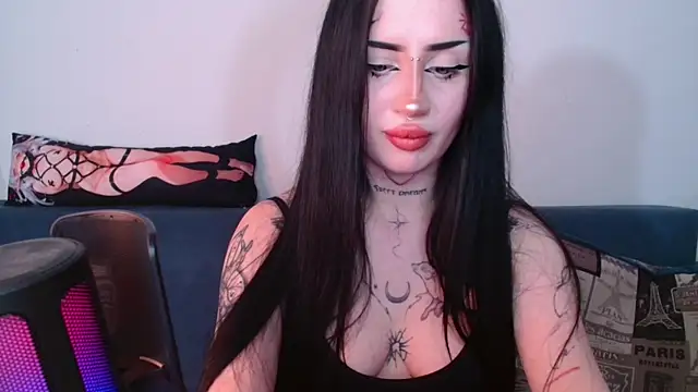 Snapshot of alisa_tattoogirl1 chatting on 09/25/25, 05:16 alisa tattoogirl1 online show from 09/25/25, 05:16