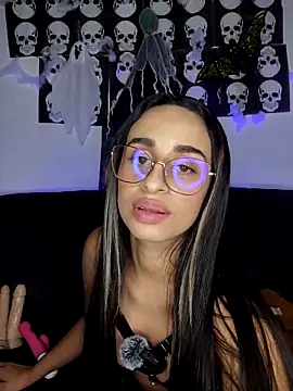 issis22 online show from 10/29/25, 05:42