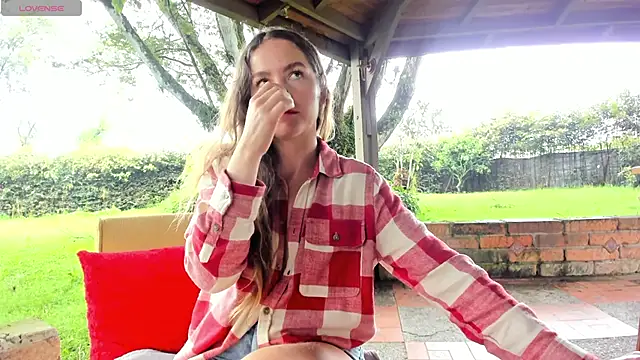 Angiehuston1 online show from 04/17/26, 03:04