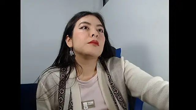 EloiseJun online show from 06/16/26, 04:37