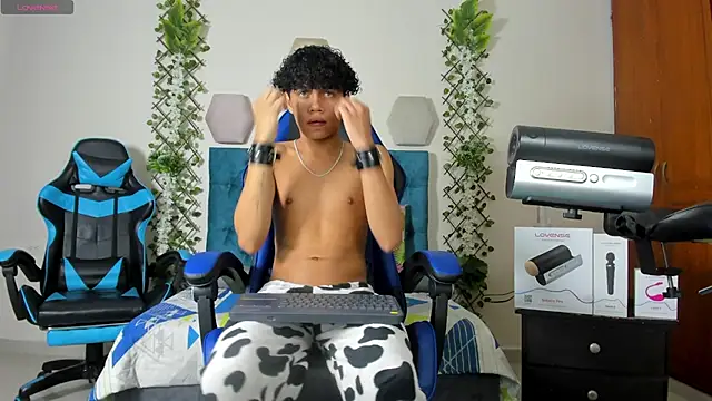 Snapshot of _taylor_black chatting on 09/30/25, 09:31  taylor black online show from 09/30/25, 09:31