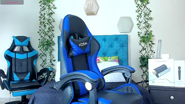 Snapshot of _taylor_black chatting on 10/31/25, 03:13  taylor black online show from 10/31/25, 03:13