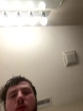 Snapshot of blueeyedman8 chatting on 12/05/25, 06:37 blueeyedman8 online show from 12/05/25, 06:37