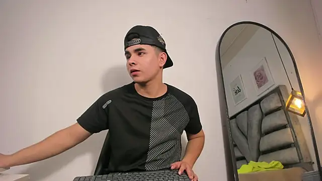 lianfox  online show from 02/26/26, 02:43