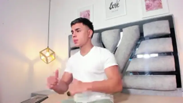 lianfox  online show from 03/21/26, 12:21