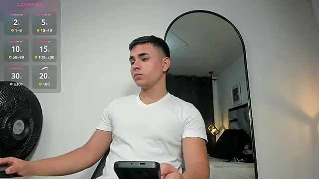 Snapshot of lianfox_ chatting on 05/18/26, 12:55 lianfox online show from 05/18/26, 12:55