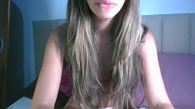 Snapshot of Mayalorenz chatting on 09/11/25, 04:45 Mayalorenz online show from 09/11/25, 04:45