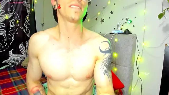 Snapshot of puepleholly chatting on 02/12/26, 11:00 puepleholly online show from 02/12/26, 11:00