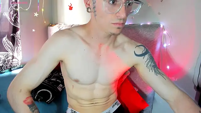 Snapshot of puepleholly chatting on 03/27/26, 08:30 puepleholly online show from 03/27/26, 08:30