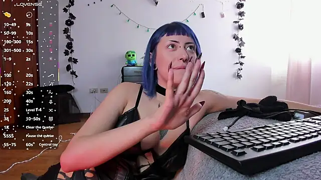 kattusauruss online show from 10/01/25, 02:23