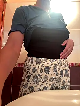 Snapshot of dalo3a_ay chatting on 10/01/25, 08:04 dalo3a ay online show from 10/01/25, 08:04