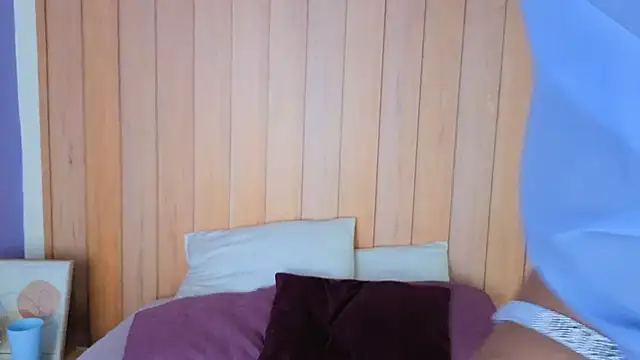 daphnevans online show from 12/14/25, 03:34