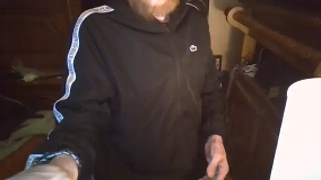 zipman92 online show from 12/21/25, 01:29