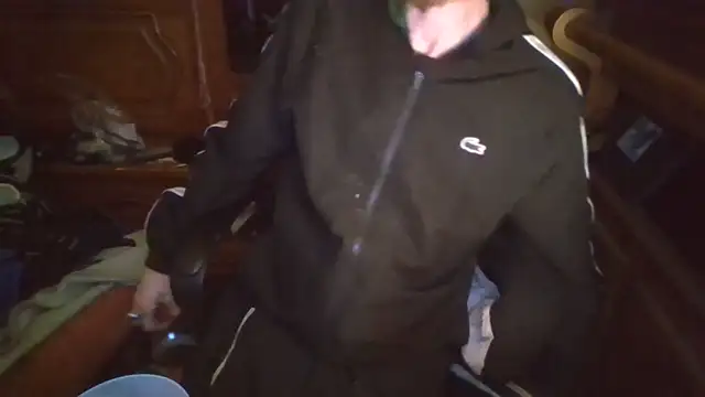 zipman92 online show from 12/22/25, 05:54