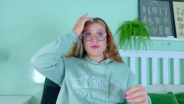 BelaMiller  online show from 10/22/25, 11:54