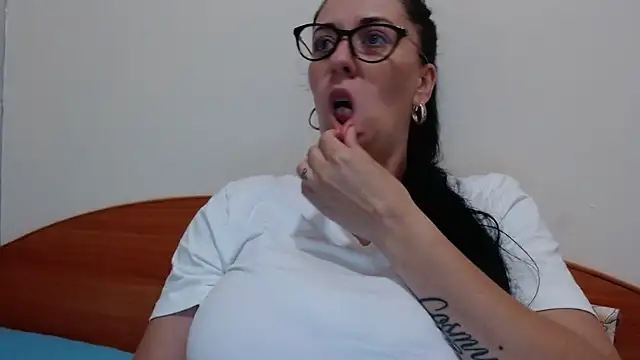 Snapshot of jollene chatting on 06/15/26, 12:07 jollene online show from 06/15/26, 12:07