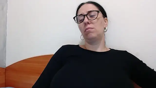 Snapshot of jollene chatting on 07/12/26, 11:01 jollene online show from 07/12/26, 11:01