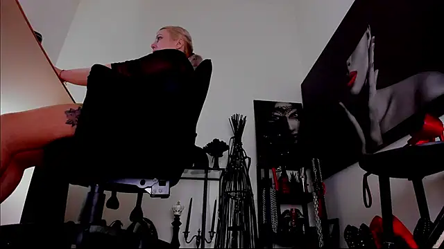 demisweet online show from 02/12/26, 05:35