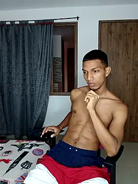 Snapshot of miguelmarcus chatting on 09/18/25, 01:24 miguelmarcus online show from 09/18/25, 01:24