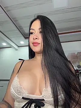 Snapshot of CrisMarulanda chatting on 02/10/26, 04:05 CrisMarulanda online show from 02/10/26, 04:05