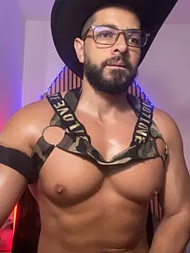 Snapshot of magnumchris chatting on 02/07/26, 12:31 magnumchris online show from 02/07/26, 12:31