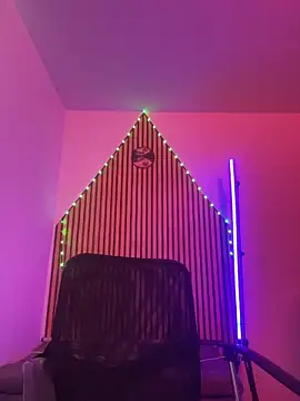 Snapshot of magnumchris chatting on 02/16/26, 12:23 magnumchris online show from 02/16/26, 12:23