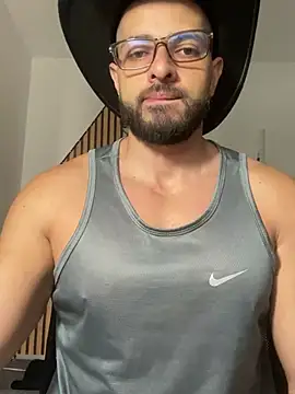 Snapshot of magnumchris chatting on 02/19/26, 12:34 magnumchris online show from 02/19/26, 12:34