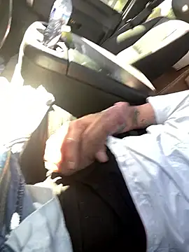 Snapshot of Lilbig_24 chatting on 10/14/25, 03:13 Lilbig 24 online show from 10/14/25, 03:13