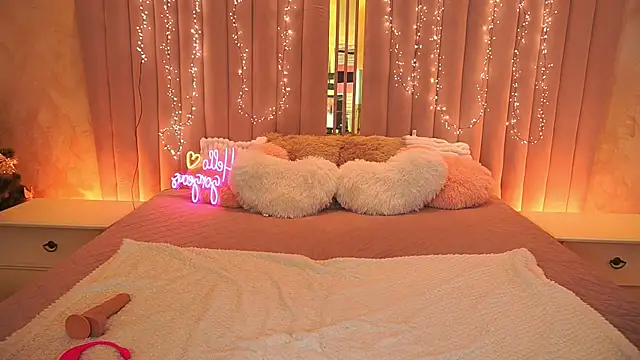 HeavenElle online show from 12/17/25, 07:25