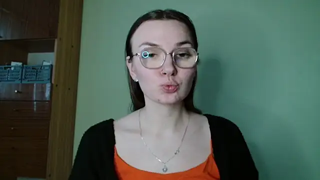 LooveELLYx online show from 01/15/25, 02:46