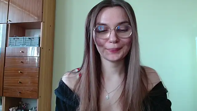 LooveELLYx online show from 03/10/25, 12:15