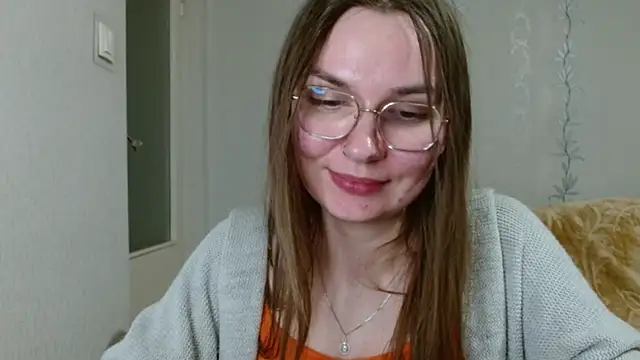 LooveELLYx online show from 03/18/25, 08:59