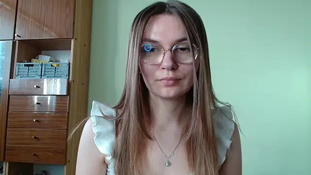 LooveELLYx online show from 10/02/25, 01:40