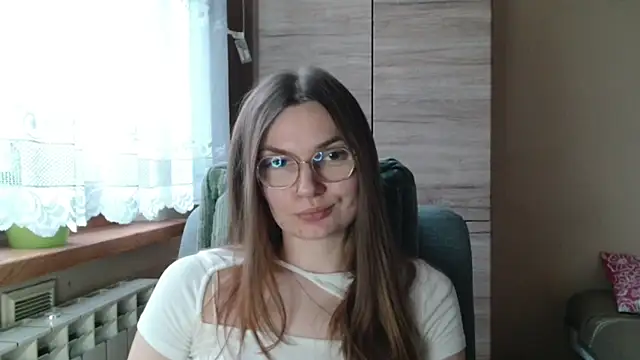 LooveELLYx online show from 12/20/25, 07:37