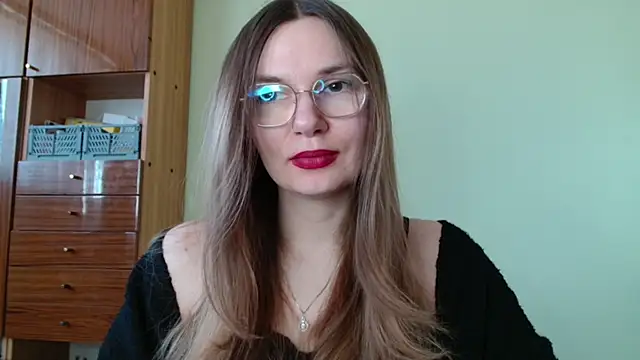 LooveELLYx online show from 02/26/26, 07:40