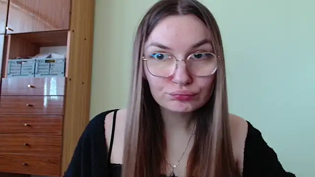 LooveELLYx online show from 03/27/26, 08:26