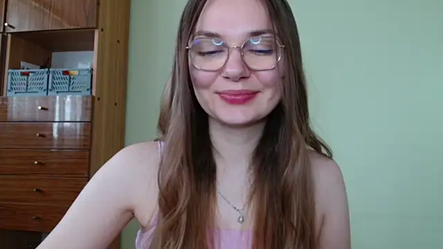 LooveELLYx online show from 05/14/26, 05:03