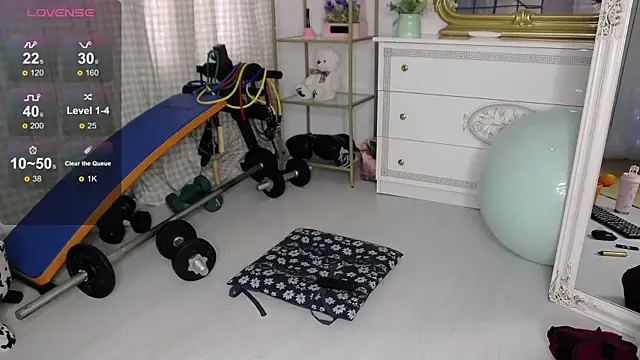 SarahRaynex online show from 03/31/26, 10:15