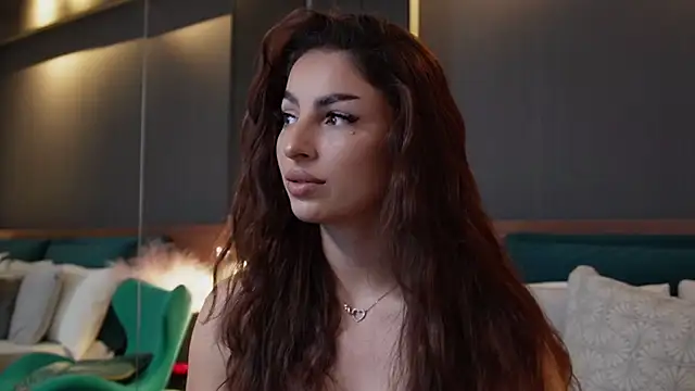 EmilyTrix online show from 11/02/25, 02:19