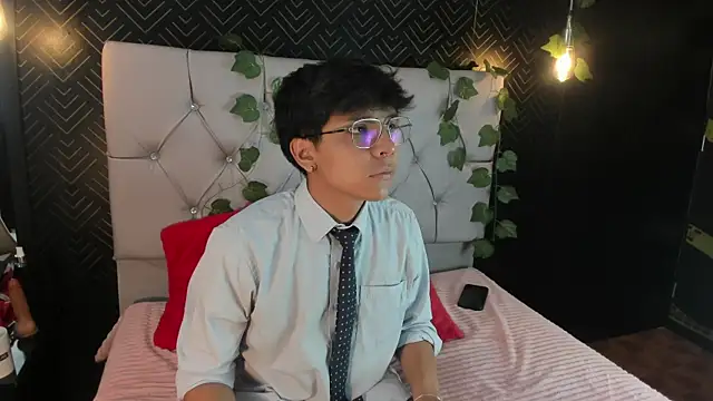 Thiago Kozak online show from 10/13/25, 01:00