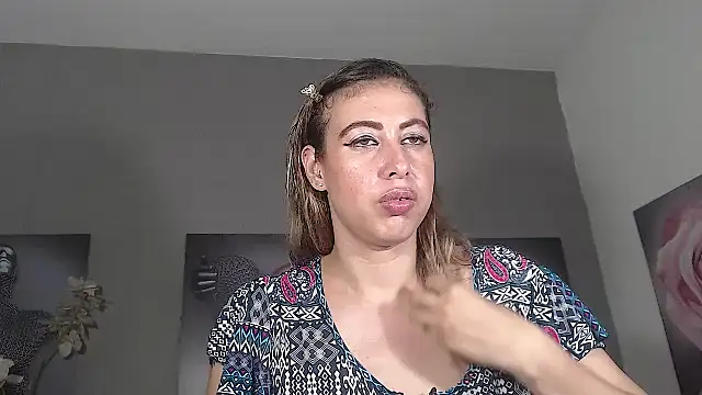 Snapshot of AntonellaBlanc chatting on 05/22/26, 04:52 AntonellaBlanc online show from 05/22/26, 04:52