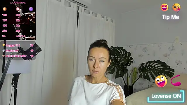 Snapshot of Evaletty_ chatting on 03/27/26, 02:28 Evaletty online show from 03/27/26, 02:28