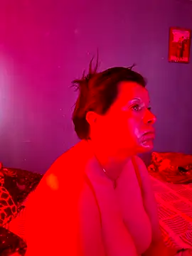 Hanna Kieran online show from 12/01/25, 03:17