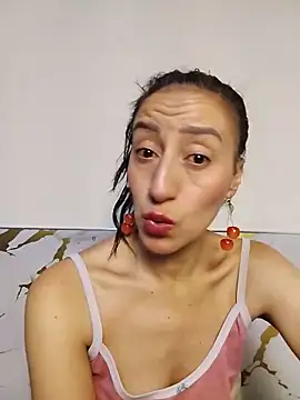 Snapshot of Oriana111 chatting on 06/20/26, 03:42 Oriana111 online show from 06/20/26, 03:42