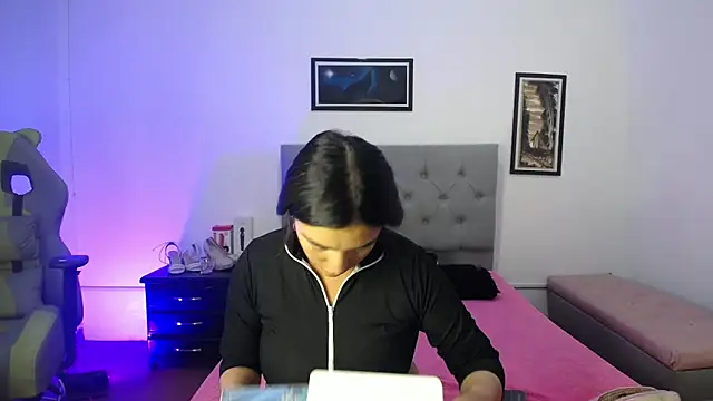 Esmeraldaa- online show from 10/05/25, 04:33