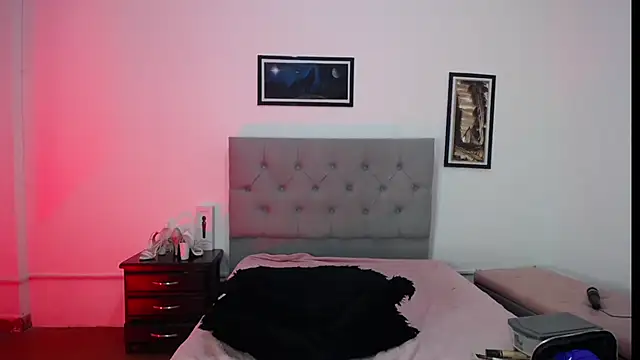 Esmeraldaa- online show from 11/14/25, 05:06