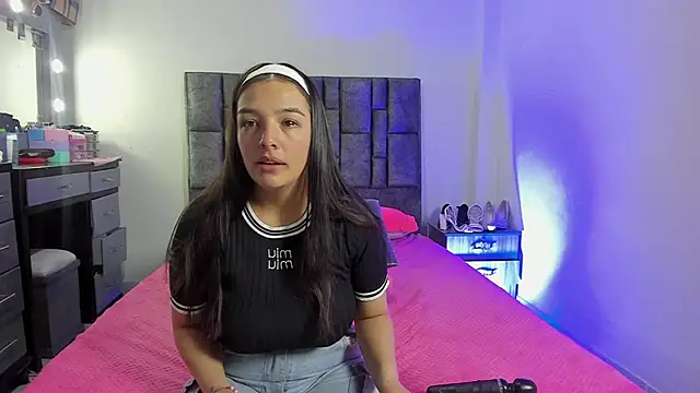 Esmeraldaa- online show from 12/22/25, 04:31