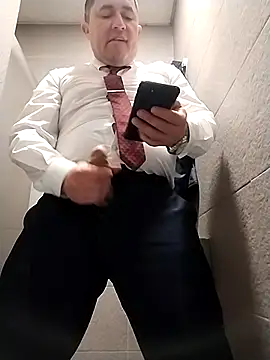 BigCristh79 online show from 12/04/25, 08:01