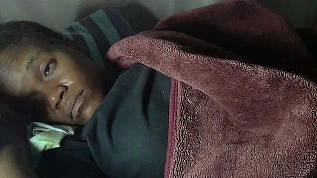 Snapshot of sexythae32 chatting on 09/12/25, 01:17 sexythae32 online show from 09/12/25, 01:17