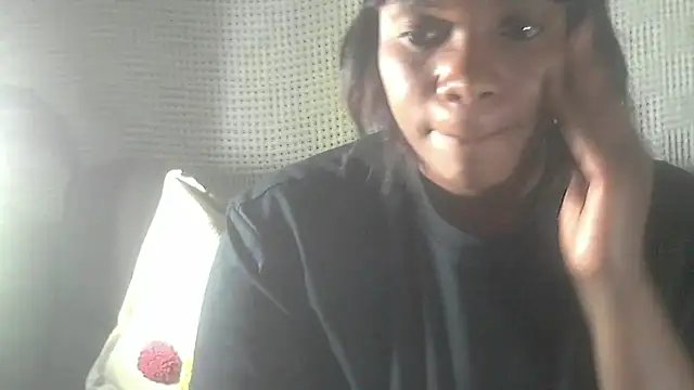 sexythae32 online show from 12/15/25, 06:45